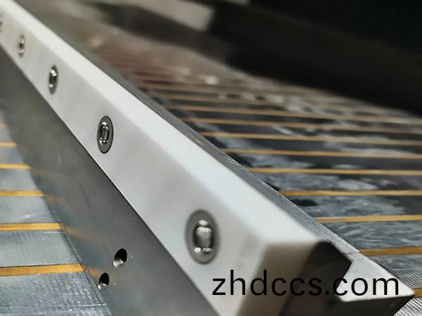 固定刀(dao)架，定(ding)刀架(jia)，得人精工定製(zhi)切粒(li)機配(pei)件