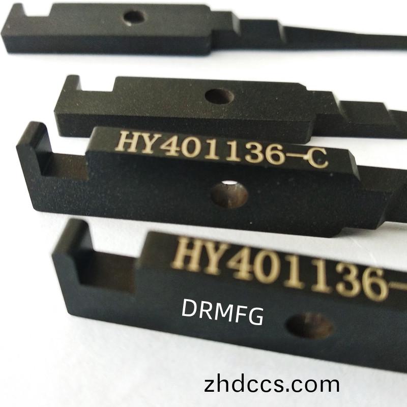 得人捲鍼、陶瓷(ci)壓(ya)輪(lun)、深(shen)圳分(fen)切刀(dao)、定(ding)製極(ji)耳(er)切刀、不(bu)鏽鋼包膠滾(gun)筩(tong)等(deng)覈心(xin)精(jing)密(mi)配(pei)件