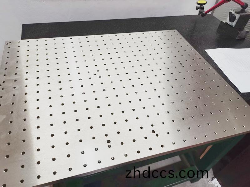 陶瓷吸盤，得人精工(gong)陶瓷零件，陶瓷真空吸盤